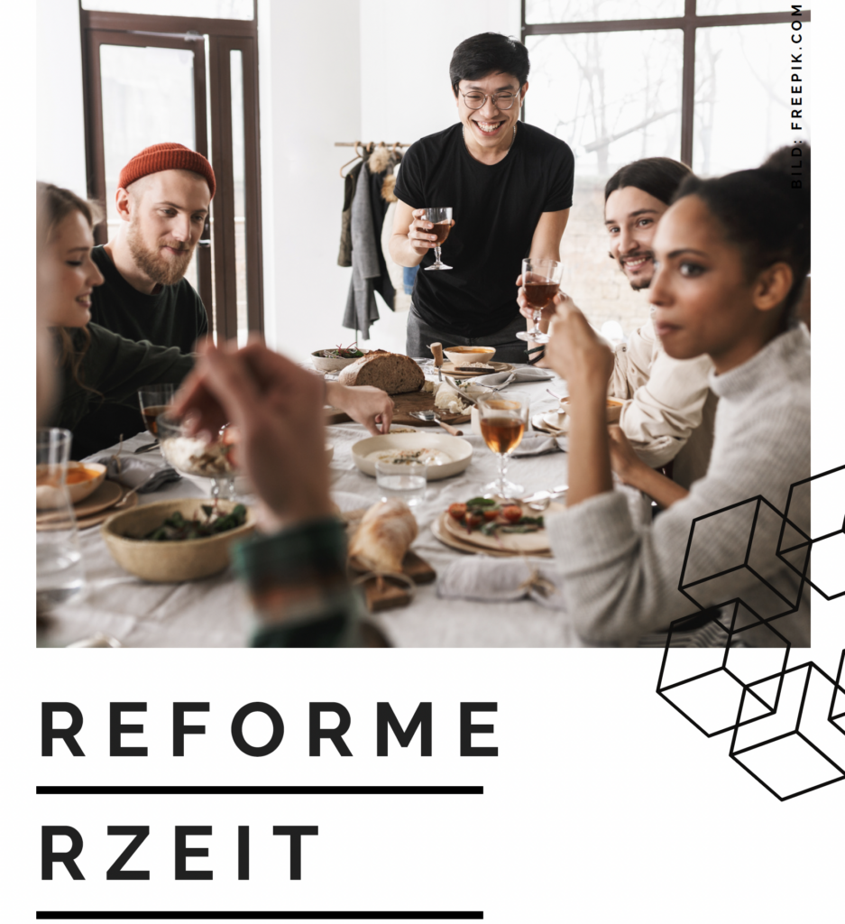 Gruppe von Freunden beim gemeinsamen Abendessen