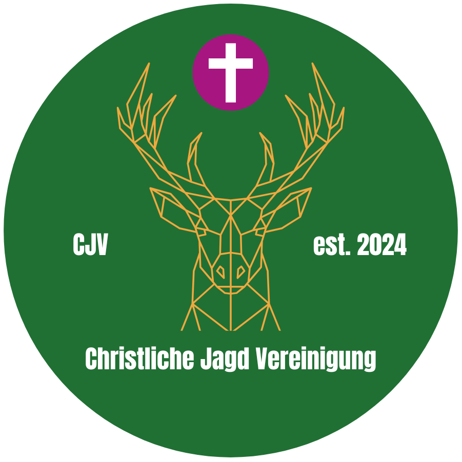 Grünes, rundes Logo mit einem geometrischen Hirschkopf, einem violetten Kreis mit einem weißen Kreuz darüber und weißem Text: CJV, est. 2024, und Christliche Jagd Vereinigung.