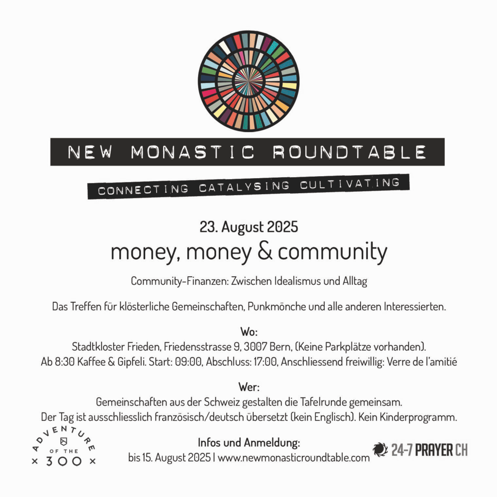 Veranstaltungsflyer für den Neuen Klosterrundtisch am 23. August 2025 mit dem Thema Geld, Geld & Gemeinschaft. Enthält Veranstaltungsdetails, Ort in Freiburg, Zeiten und Kontaktinformationen, mit Logos und einer bunten Kreisgrafik am oberen Rand.